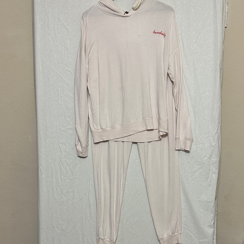 Magnolia Soft Pink Homebody Set. Hoodie & Joggers. Size Medium